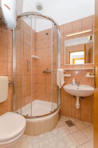 Koupelna v ubytování Apartments Zoran