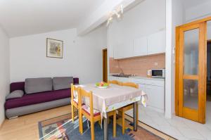 Kuchyň nebo kuchyňský kout v ubytování Apartments Zoran
