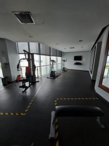 Fitness center at/o fitness facilities sa Apartamento VISTA Al RIO PUERTO SANTANA Riverfront 1