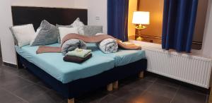 Posteľ alebo postele v izbe v ubytovaní Apartamenty Premium PRETTY WOMAN self check-in 24h - Bytom Chorzów Katowice + 37 fotografií