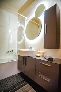 Koupelna v ubytování S.V. Luxury Apartment
