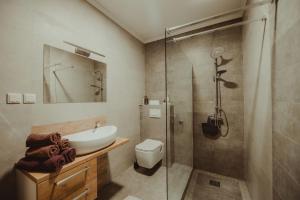 Ένα μπάνιο στο Apartman Lovrić Đakovo +18 φωτογραφίες
