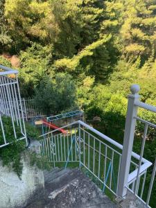 Vonkajšia záhrada v ubytovaní Amfiteatrico Sea View - Kalamos Attiki