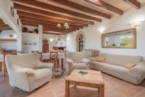 A seating area at Villa Can Tomeu