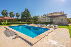 The swimming pool at or close to Villa Can Tomeu