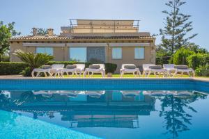 The swimming pool at or close to Villa Can Tomeu