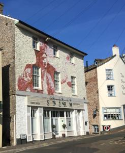 Imagem da galeria de HORTUS HOUSE - Regency style apartment with attached parking em Brixham