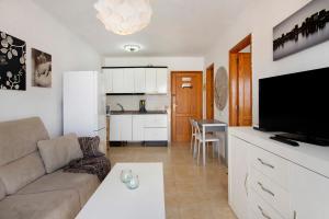 A kitchen or kitchenette at Balcón de Amadores 1