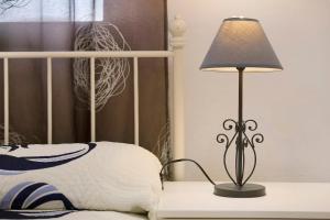 A bed or beds in a room at Balcón de Amadores 1