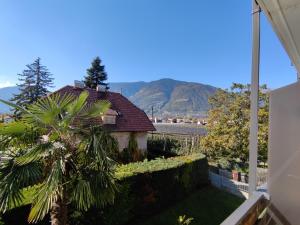A general mountain view or a mountain view taken from Az apartmant