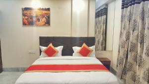 Postel nebo postele na pokoji v ubytování Hotel Delhi Aerocity, NH 48