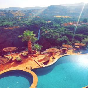 Bazén v ubytování Borj Des Cascades & Spa nebo v jeho okolí