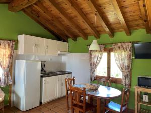 Η κουζίνα ή μικρή κουζίνα στο El Hayuco de Montejo