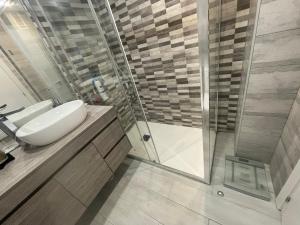 Kúpeľňa v ubytovaní Hervas Centro Apartamento IDEAL FAMILIAS 6 adultos y 2 niños-