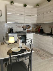 Cucina o angolo cottura di SUNSET SUITE