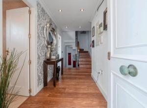 Kuchnia lub aneks kuchenny w obiekcie Luxury Sunny Villa