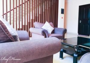 Posezení v ubytování Reef Guest House