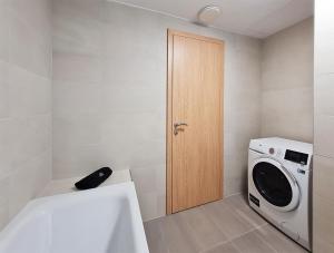 Kúpeľňa v ubytovaní New modern 2 bedrooms apartment in Bratislava