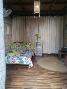 Ліжко або ліжка в номері Hilltop Canopy Staycation