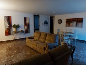 Posezení v ubytování Condado San Juan Prime location 5minsWalk To Beach
