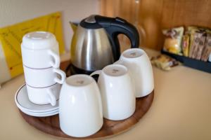 Charbonnier Motor Inn的咖啡和沏茶工具