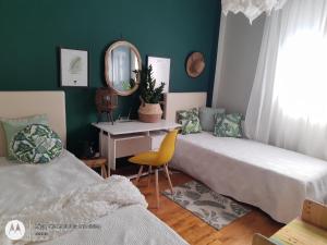 Posteľ alebo postele v izbe v ubytovaní maisonette with garden + 37 fotografií