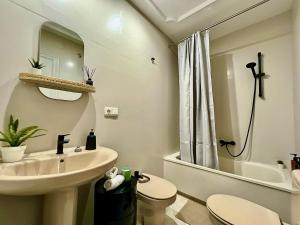 Koupelna v ubytování La casa de Talo + 10 fotografií