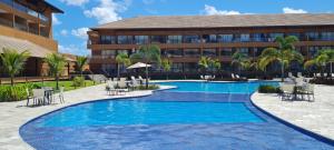 una piscina di fronte a un edificio di Eco Resort - Praia dos Carneiros a Praia dos Carneiros