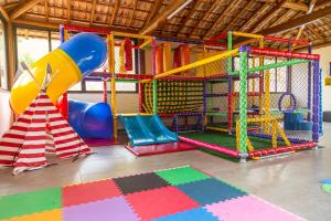 Herní místnost nebo prostor pro děti v ubytování Capitanias Hotel