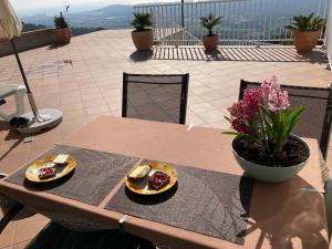 Balkón alebo terasa v ubytovaní Villa Gardenia mit Pool und traumhaftem Meerblick