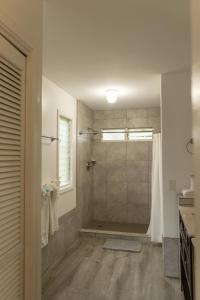 Ванная комната в Puu Koa Palms vacation rental