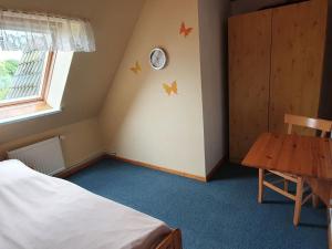 Säng eller sängar i ett rum på Modern Apartment in Zweedorf with Private Garden and Terrace