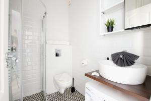Koupelna v ubytování Standard Apartment by Hi5 - Dessewffy 37 suites
