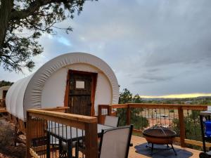 Zion View Camping的阳台或露台