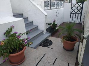 Aed väljaspool majutusasutust B&B Guest House "Be Happy"-parking,breakfast Center