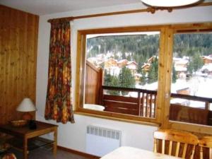 En generel udsigt til bjerge eller udsigt til bjerge taget fra lejligheden