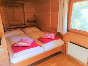 Postel nebo postele na pokoji v ubytování Ferienwohnung Brittenberg Alpaka