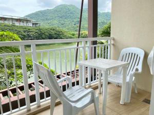 Gallery image of Pico de Loro Muji Style 1BR Unit (Carola A 219) in Nasugbu +1 photo