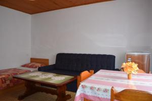 Postel nebo postele na pokoji v ubytování Apartments Drita