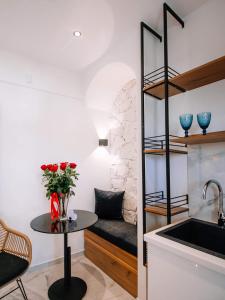 Dapur atau dapur kecil di Kardias Luxury Suites