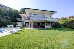 Vonkajšia záhrada v ubytovaní Villa Caterina