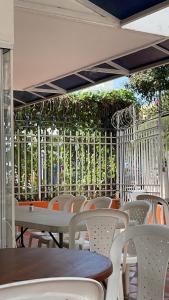 Cabaña Gaia Rodadero餐厅或其他用餐的地方