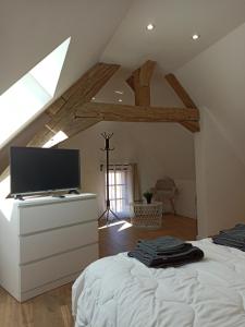 Imagen de la galería de A 4 min du Zoo de Beauval La Maison à Partager Ch4 2ème étage, en Saint-Aignan