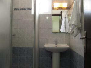 A bathroom at Rio Hotel