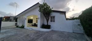 Το κτήριο όπου στεγάζεται  η βίλα +37 φωτογραφίες