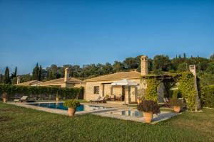 Gallery image of Mega Lithari Corfu Luxury Villas in Kavvadádes