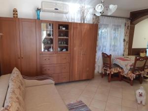 Foto da galeria de Ágnes Apartman em Igal