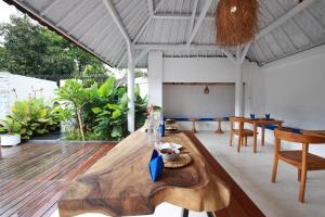 Galeriebild der Unterkunft The Sans Kuta Villas in Kuta Lombok