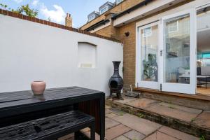 GuestReady - Lovely Home w Terrace in the Heart of Greenwich