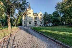 Vonkajšia záhrada v ubytovaní Vila Austerlitz